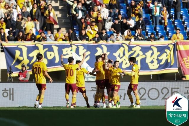 '신창무-프리드욘슨 득점' 광주, 제주에 2-0 승리… 조기 잔류 보인다!